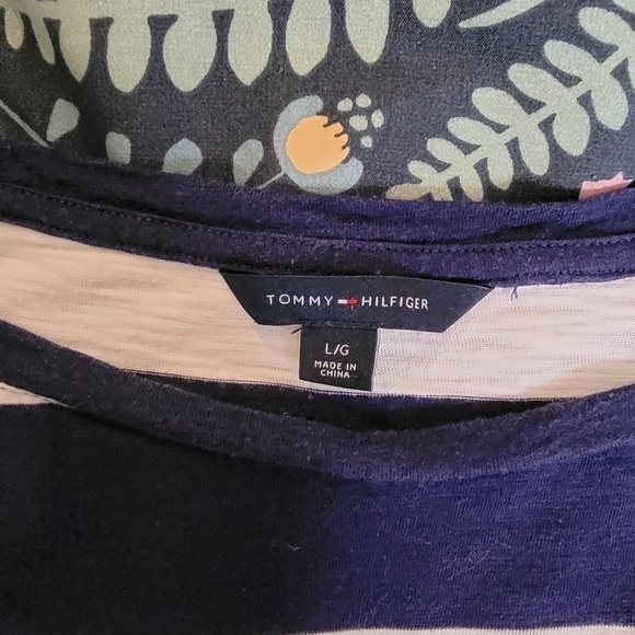 Tommy Hilfiger | Large | Striped 3/4 Sleeve Shirt - Picture 5 of 7